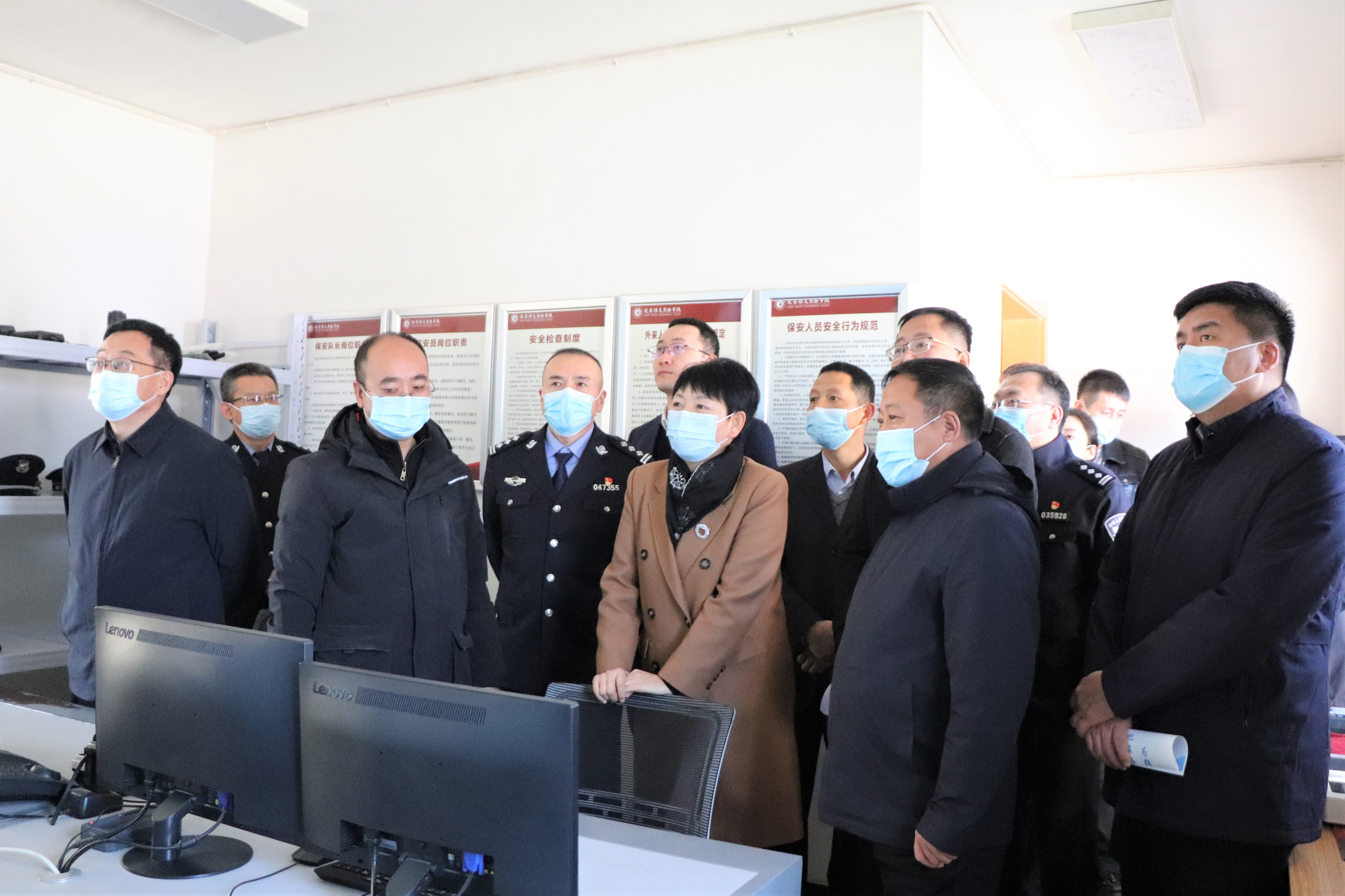 寶塔區(qū)人大常委會主任常延麗一行深入我校檢查公安部門規(guī)范化執(zhí)法情況